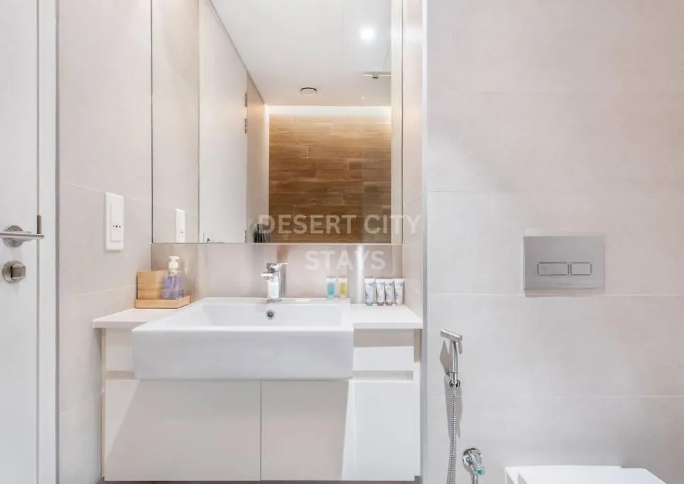 Luxurious 2 Bed In Bluewaters, Hosted By Desert City Stays Dubai Apartment