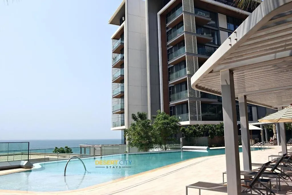 Luxurious 2 Bed In Bluewaters, Hosted By Desert City Stays Dubai Apartment